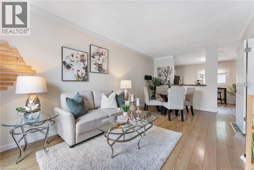 544 Mary Street, Hamilton, Ontario  L8L 4X7 - Photo 4 - 40835936
