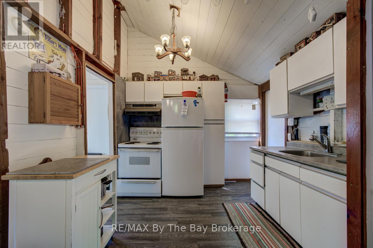 33 17th Street N, Wasaga Beach, Ontario  L9Z 2J1 - Photo 11 - S13245616