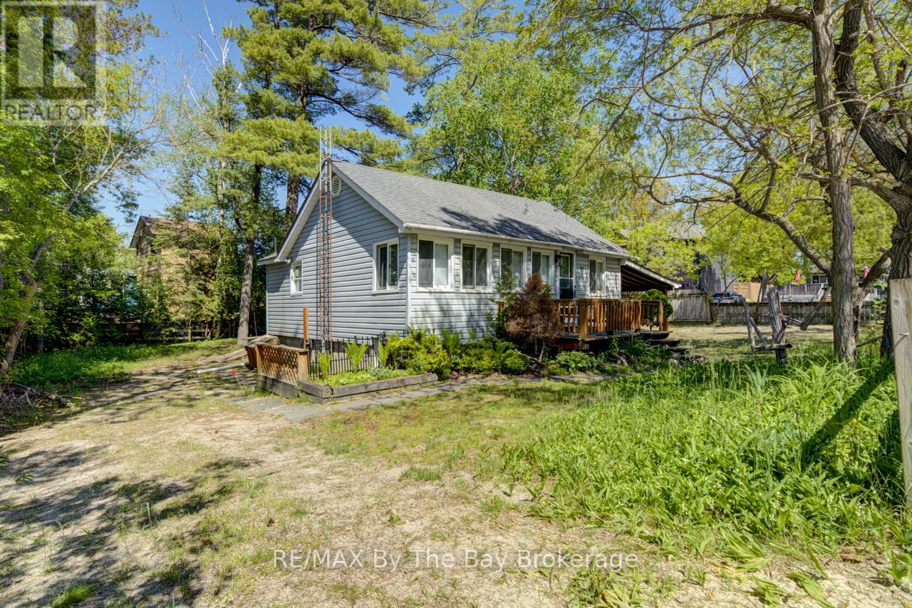 33 17th Street N, Wasaga Beach, Ontario  L9Z 2J1 - Photo 4 - S13245616