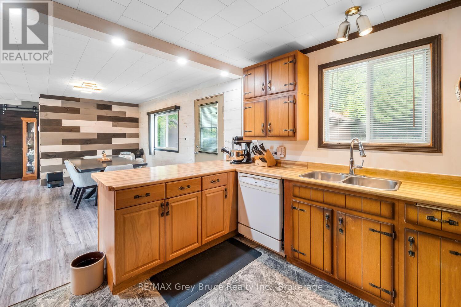 68 Tamarac Road, Northern Bruce Peninsula, Ontario  N0H 2M0 - Photo 14 - X13246252