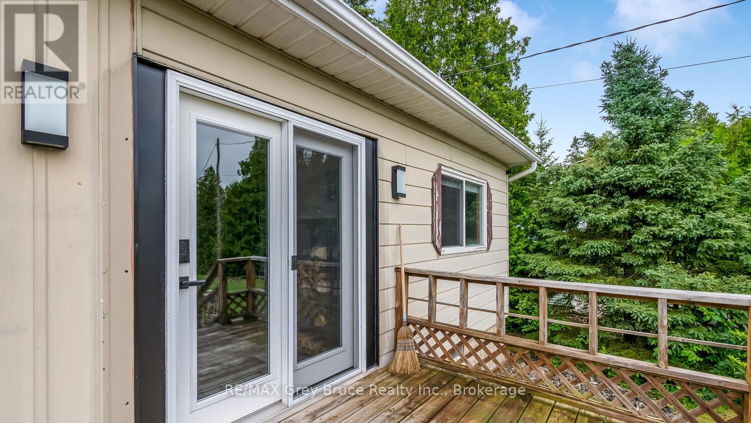 68 Tamarac Road, Northern Bruce Peninsula, Ontario  N0H 2M0 - Photo 6 - X13246252