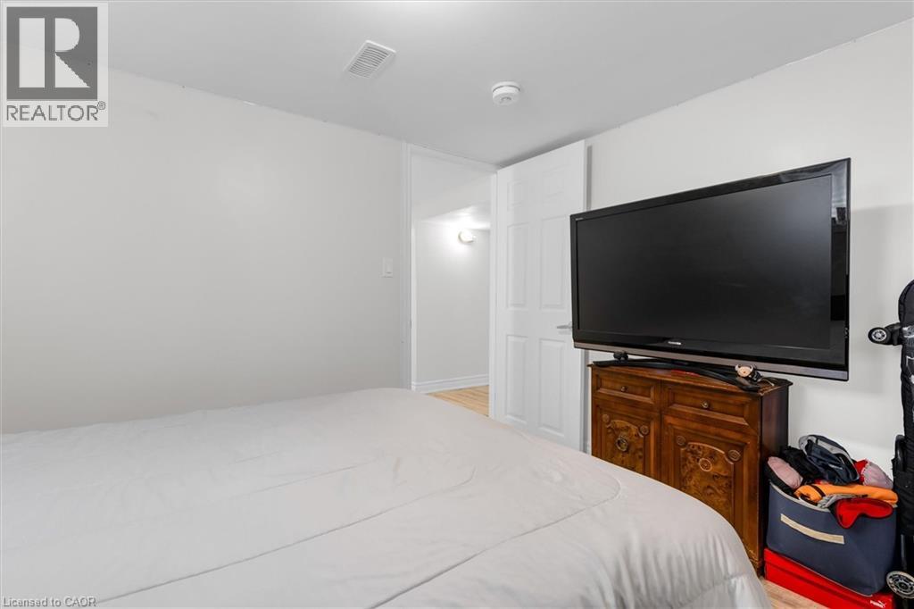 406 East 43rd Street, Hamilton, Ontario  L8T 3E3 - Photo 19 - 40836962