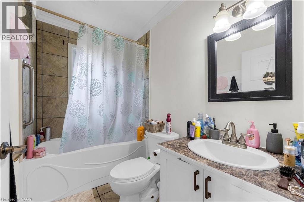 406 East 43rd Street, Hamilton, Ontario  L8T 3E3 - Photo 11 - 40836955