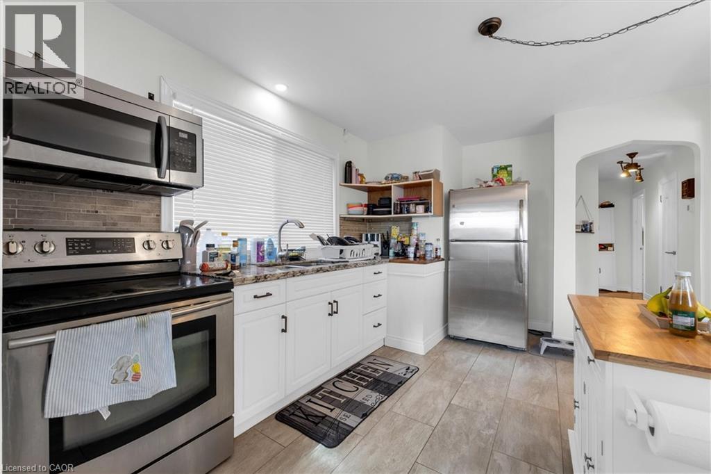 406 East 43rd Street, Hamilton, Ontario  L8T 3E3 - Photo 9 - 40836955
