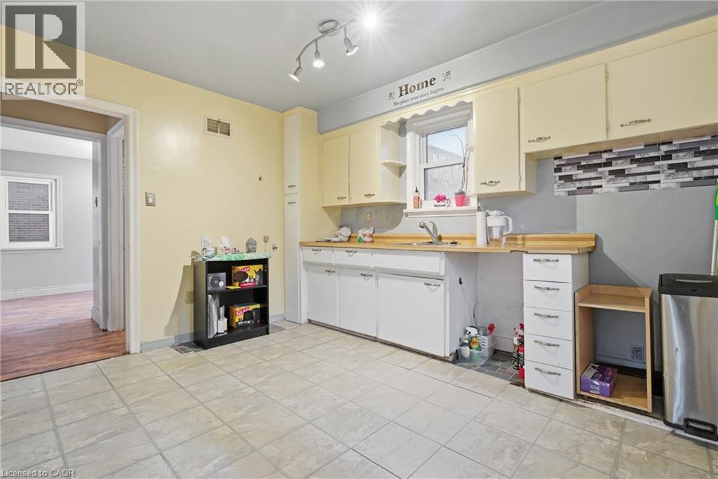 549 Weber Street E, Kitchener, Ontario  N2H 1E9 - Photo 9 - 40836917