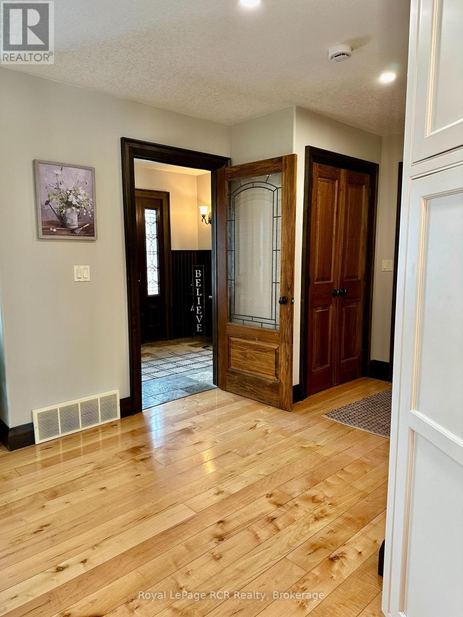241 4th Street Crescent, Hanover, Ontario  N4N 3S9 - Photo 15 - X13246388