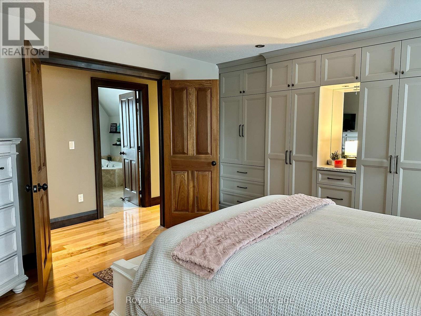241 4th Street Crescent, Hanover, Ontario  N4N 3S9 - Photo 36 - X13246388