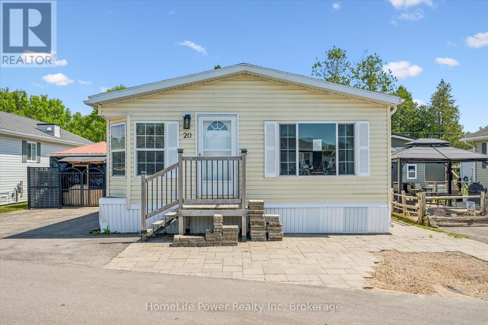 20 Elm Street, Puslinch, Ontario  N0B 2J0 - Photo 3 - X13246488