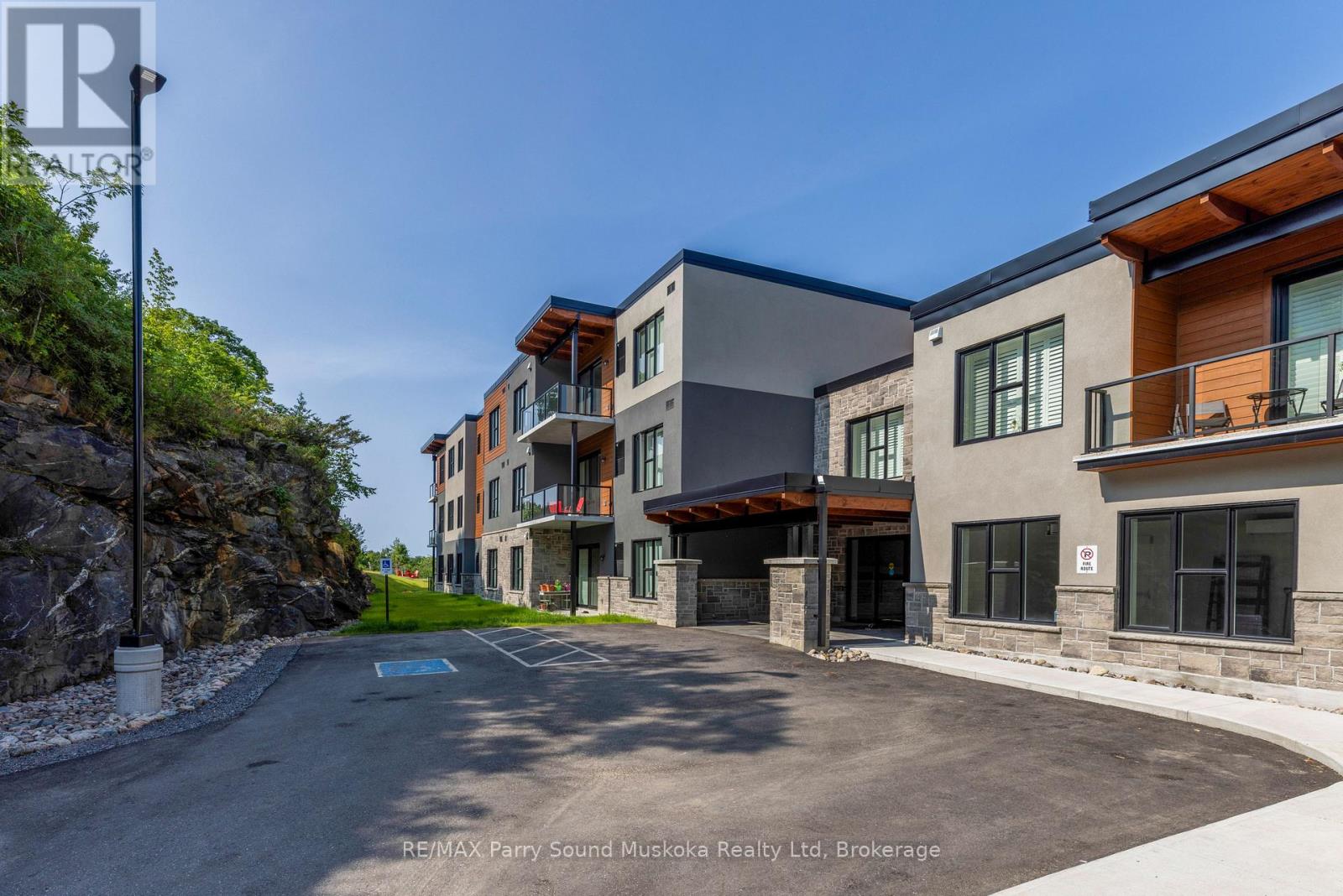 105 - 20 Salt Dock Road, Parry Sound, Ontario  P2A 0E7 - Photo 2 - X13246556