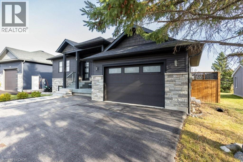 30 Lakeshore Road, Wasaga Beach, Ontario  L9Z 2Y3 - Photo 3 - 40835491