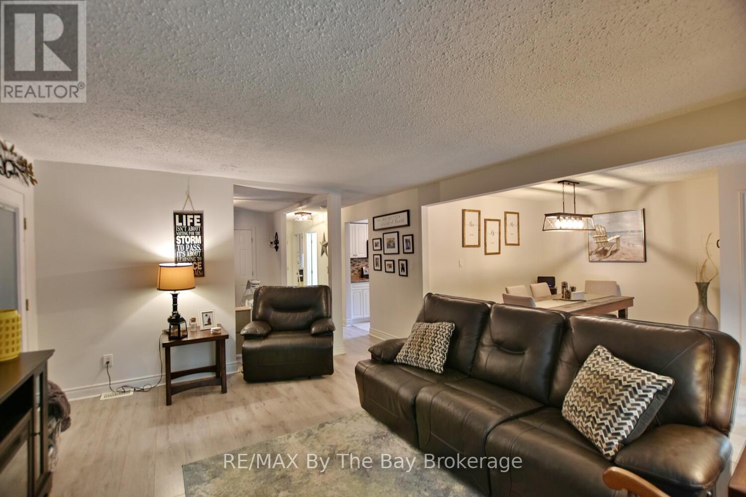 60 57th Street S, Wasaga Beach, Ontario  L9Z 1W5 - Photo 13 - S13247234