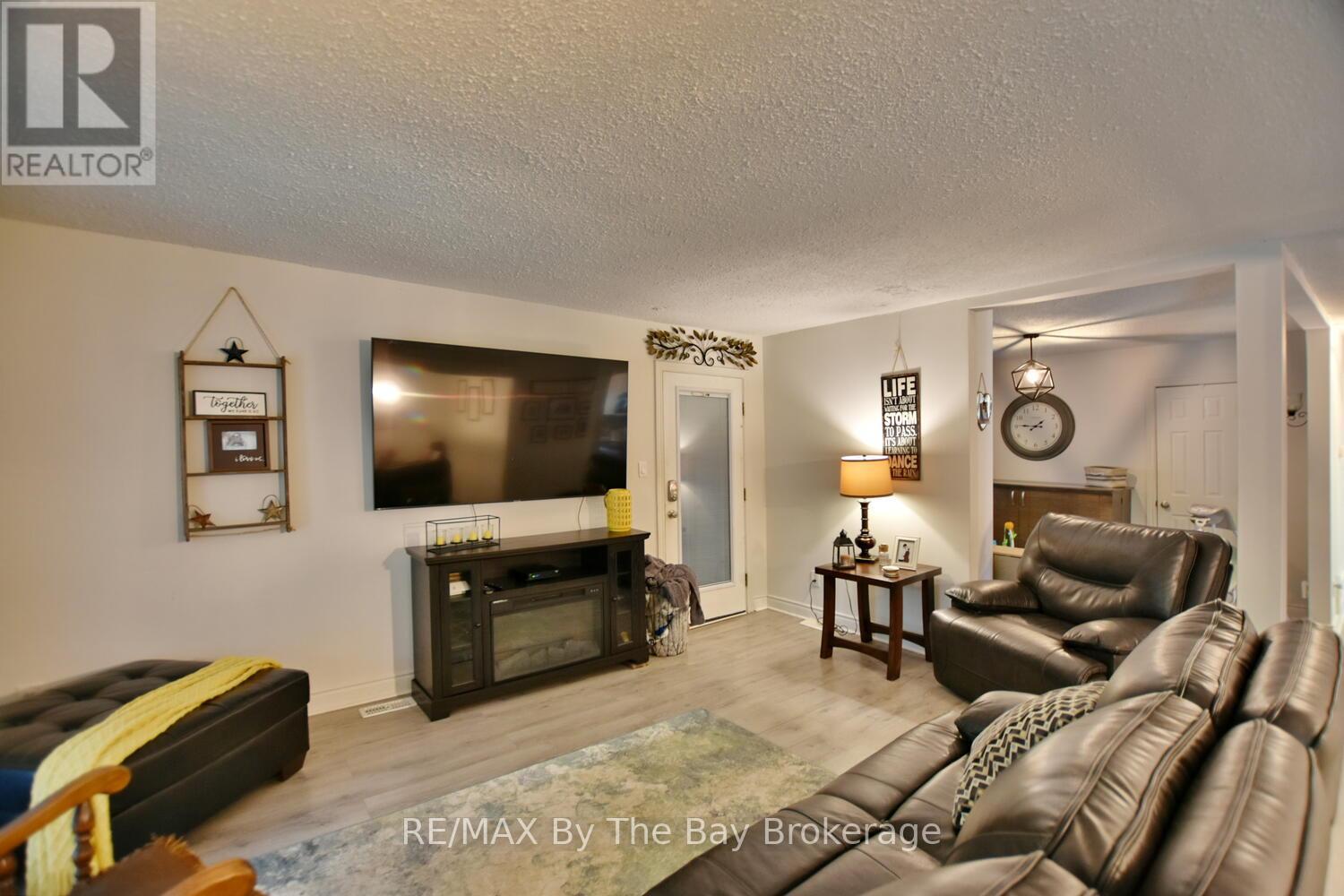 60 57th Street S, Wasaga Beach, Ontario  L9Z 1W5 - Photo 14 - S13247234