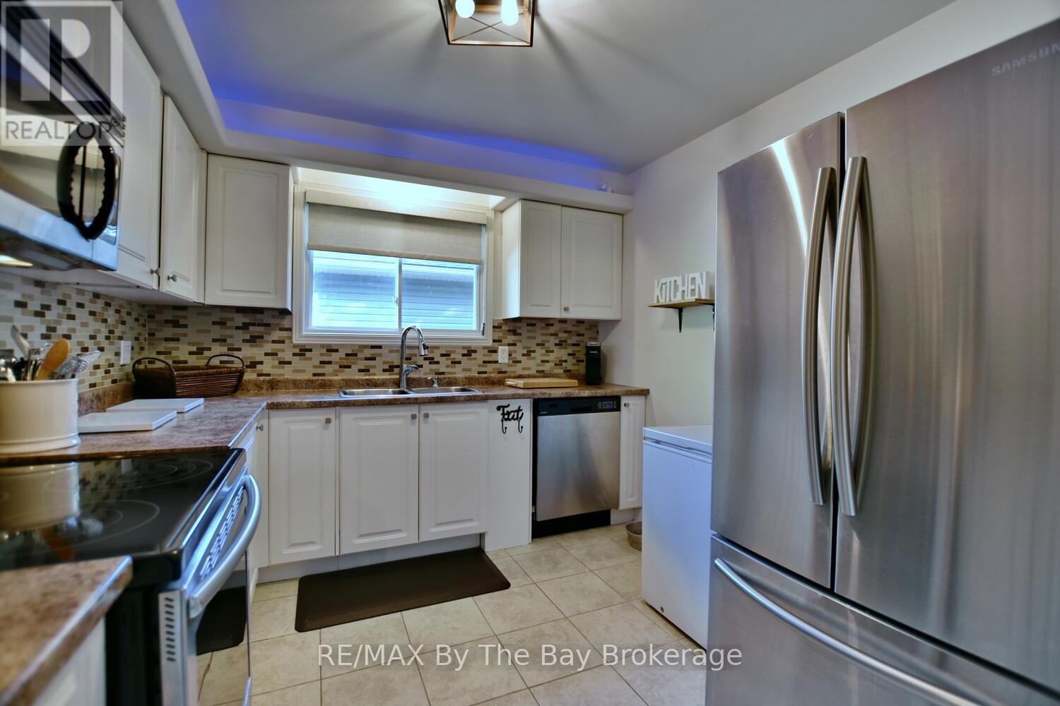 60 57th Street S, Wasaga Beach, Ontario  L9Z 1W5 - Photo 15 - S13247234