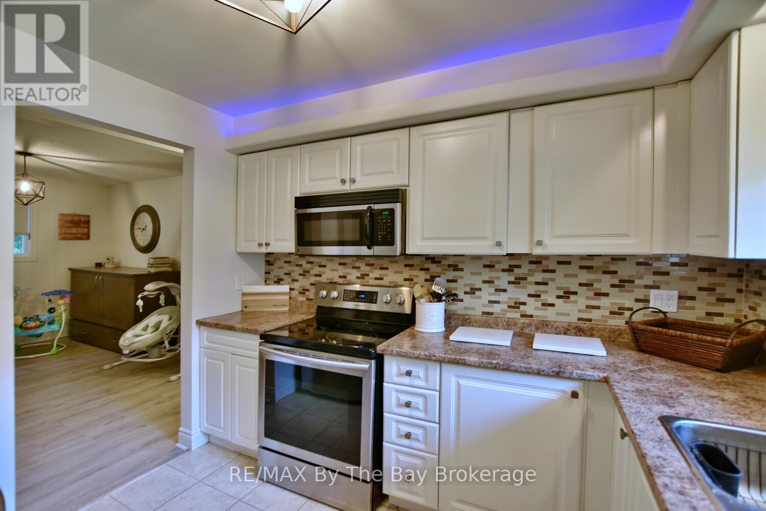 60 57th Street S, Wasaga Beach, Ontario  L9Z 1W5 - Photo 16 - S13247234
