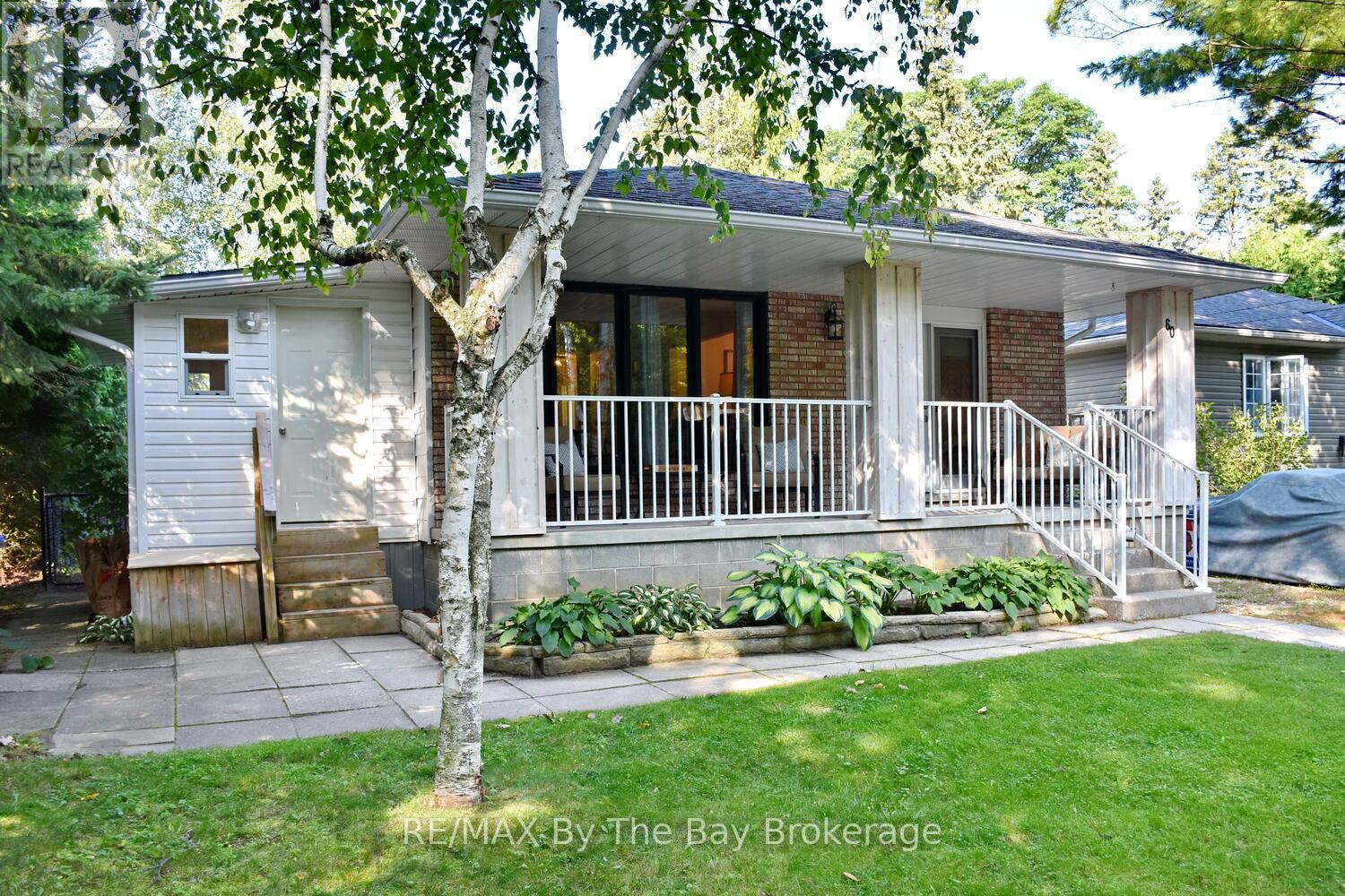 60 57th Street S, Wasaga Beach, Ontario  L9Z 1W5 - Photo 3 - S13247234