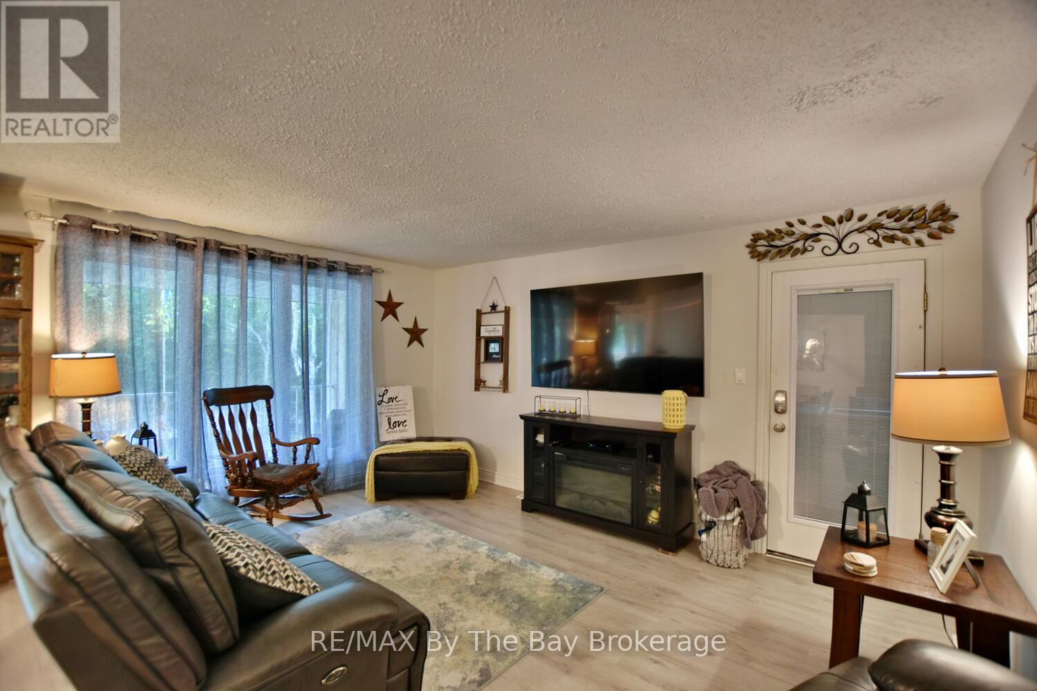 60 57th Street S, Wasaga Beach, Ontario  L9Z 1W5 - Photo 9 - S13247234