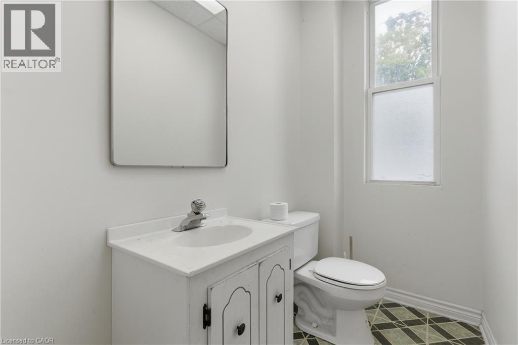 247 King Street, Welland, Ontario  L3B 3J9 - Photo 8 - 40835340