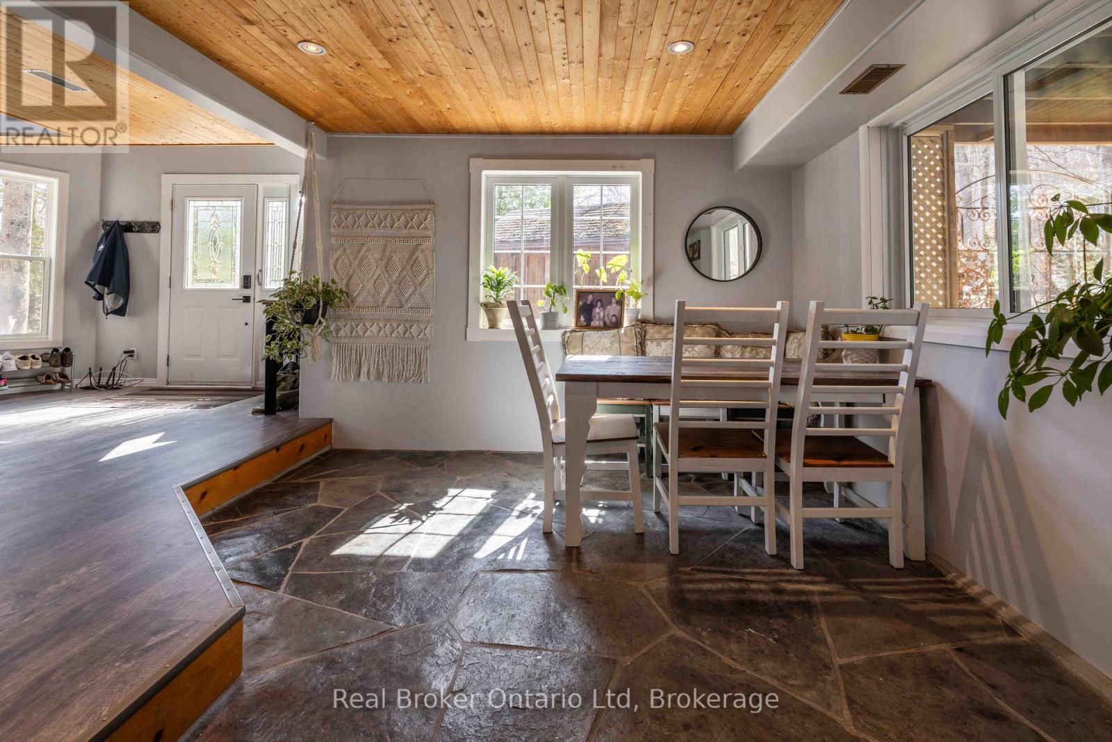 12 7th Avenue, South Bruce Peninsula, Ontario  N0H 2T0 - Photo 11 - X13247290
