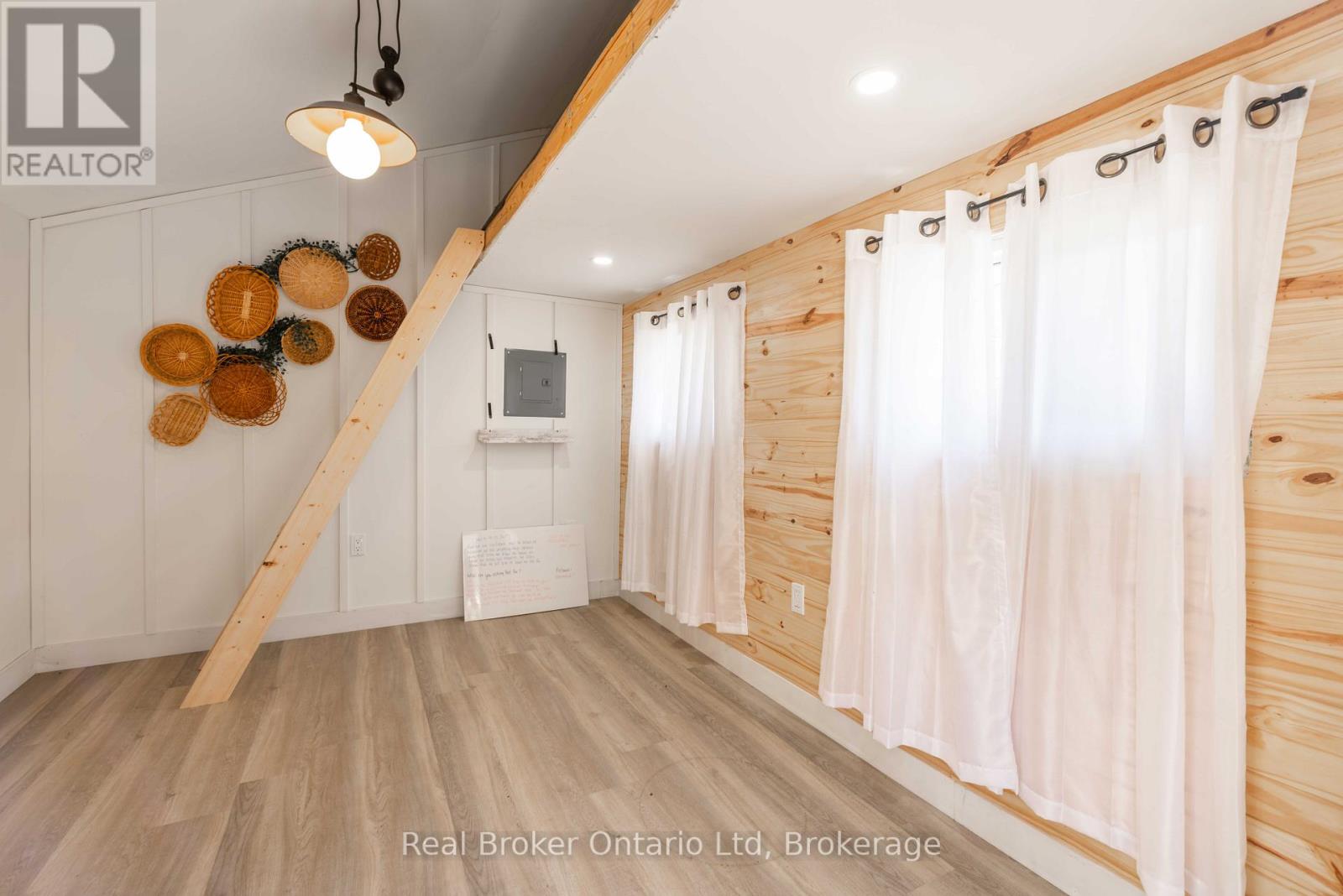 12 7th Avenue, South Bruce Peninsula, Ontario  N0H 2T0 - Photo 24 - X13247290