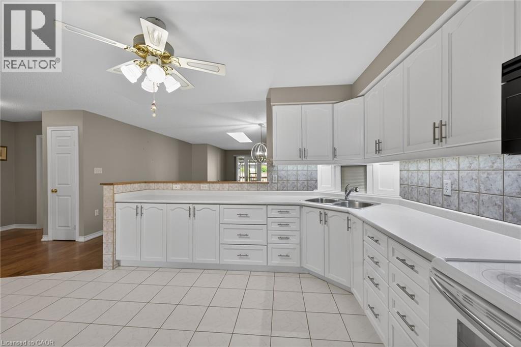 30 Braemar Avenue Unit# 34, Caledonia, Ontario  N3W 2M1 - Photo 7 - 40837016