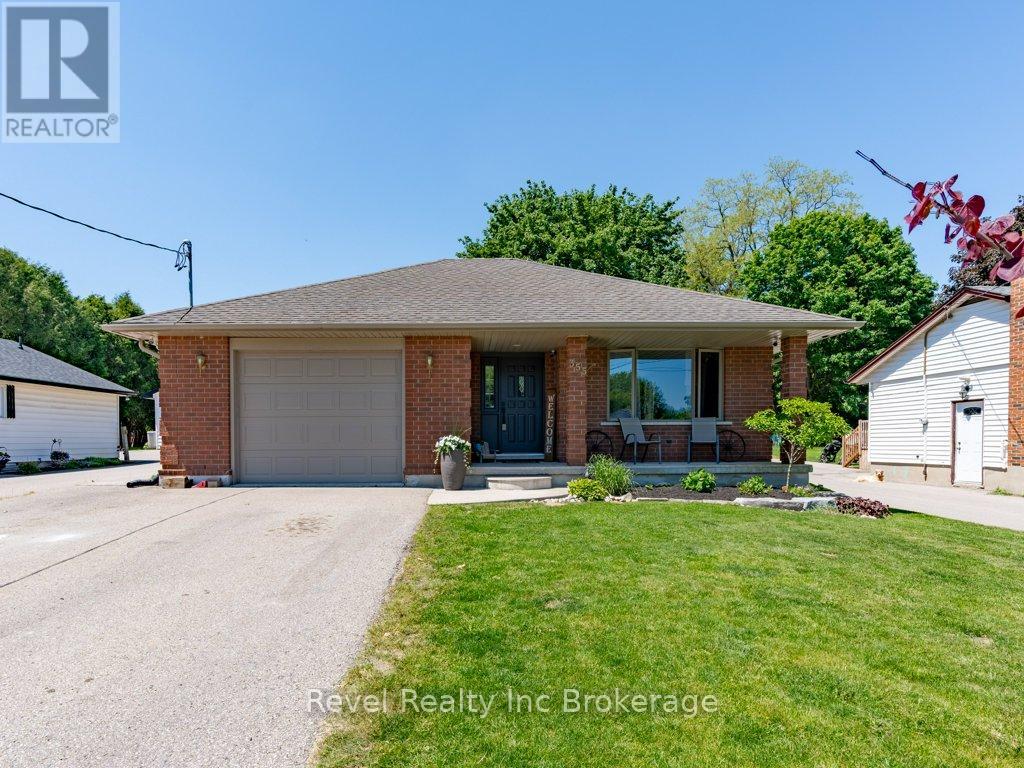 355 Oxford Avenue, Ingersoll, Ontario  N5C 3H5 - Photo 2 - X13247676