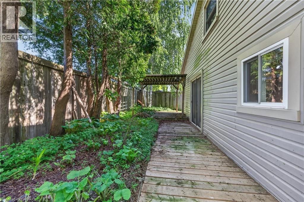 126 Mountain Street, Grimsby, Ontario  L3M 4E7 - Photo 10 - 40836677