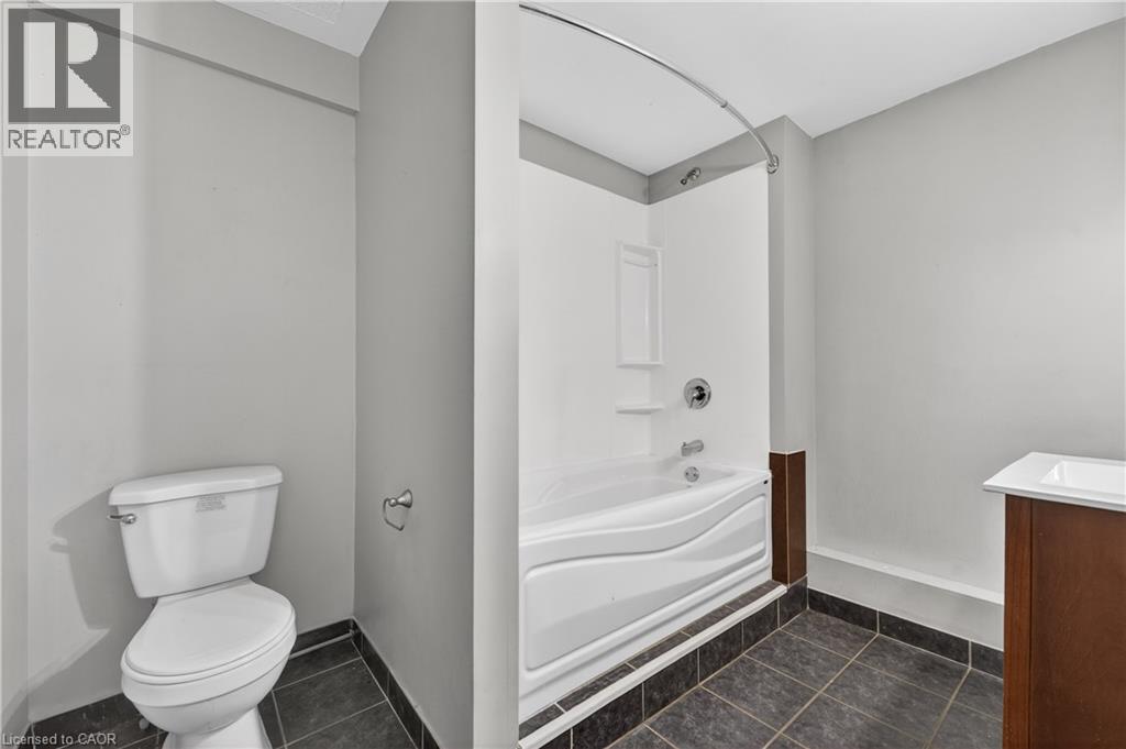 126 Mountain Street, Grimsby, Ontario  L3M 4E7 - Photo 6 - 40836677