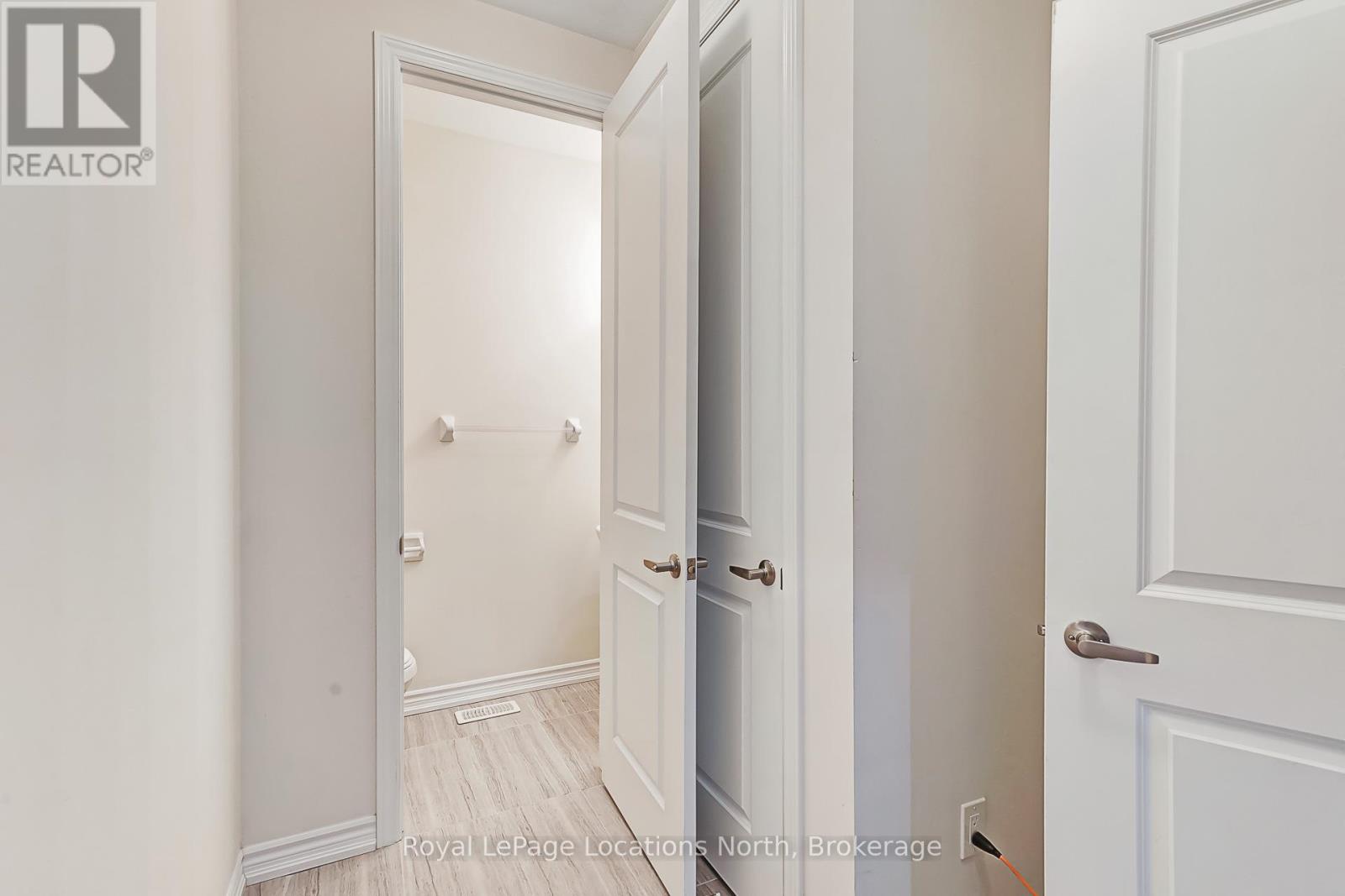 137 Allegra Drive, Wasaga Beach, Ontario  L9Z 0H6 - Photo 17 - S13247916