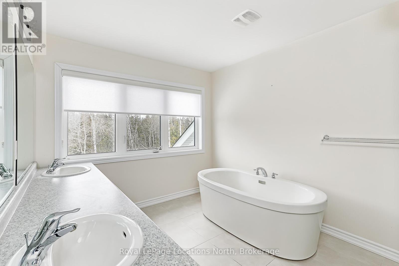 137 Allegra Drive, Wasaga Beach, Ontario  L9Z 0H6 - Photo 27 - S13247916