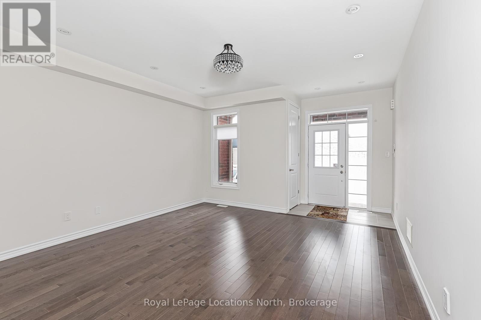 137 Allegra Drive, Wasaga Beach, Ontario  L9Z 0H6 - Photo 4 - S13247916