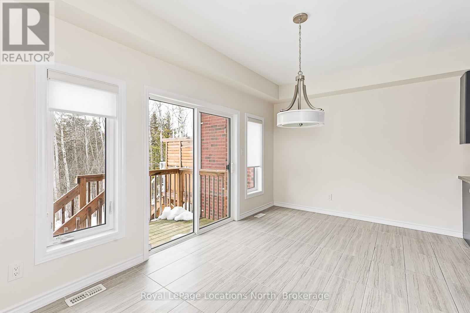 137 Allegra Drive, Wasaga Beach, Ontario  L9Z 0H6 - Photo 8 - S13247916