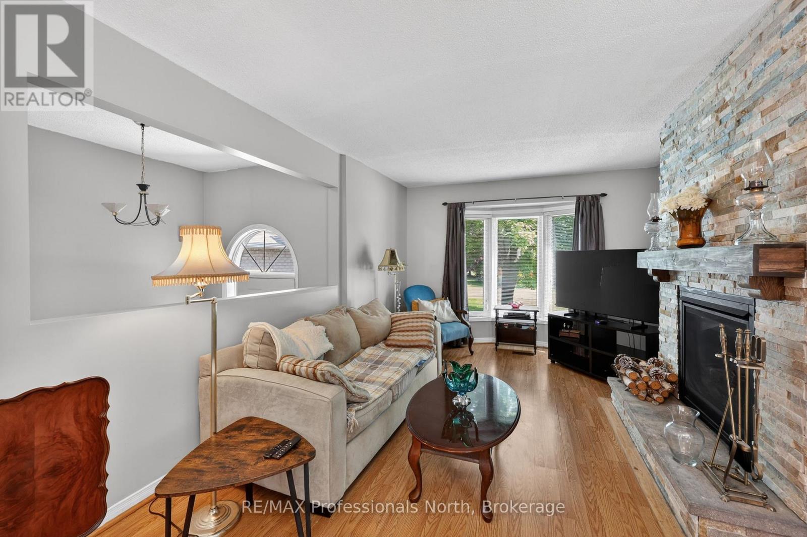 48 Fairway Crescent, Wasaga Beach, Ontario  L9Z 1B8 - Photo 10 - S13248010