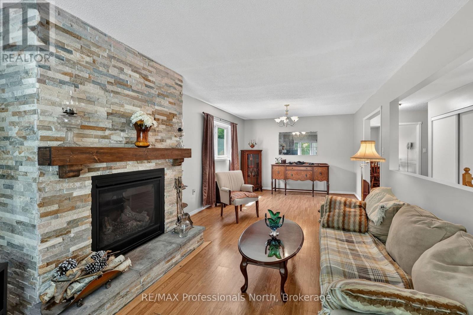 48 Fairway Crescent, Wasaga Beach, Ontario  L9Z 1B8 - Photo 11 - S13248010