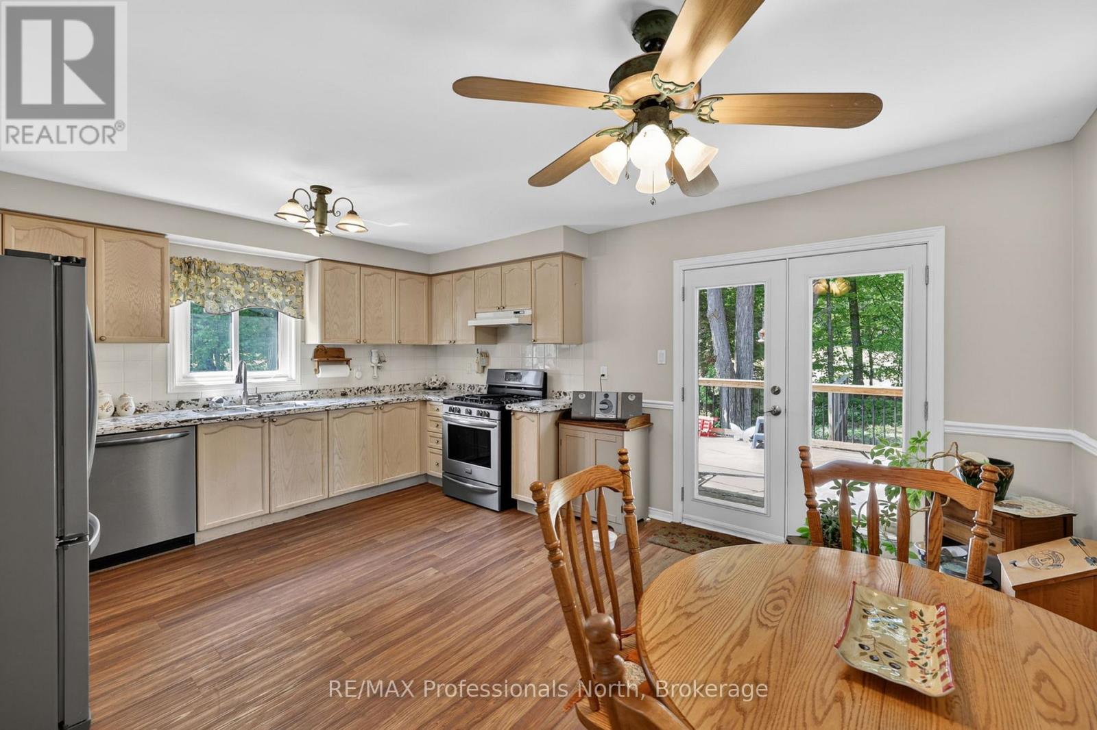 48 Fairway Crescent, Wasaga Beach, Ontario  L9Z 1B8 - Photo 12 - S13248010