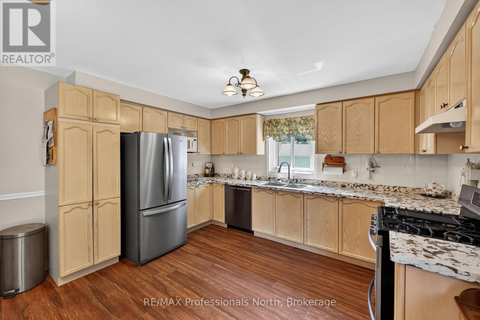 48 Fairway Crescent, Wasaga Beach, Ontario  L9Z 1B8 - Photo 14 - S13248010