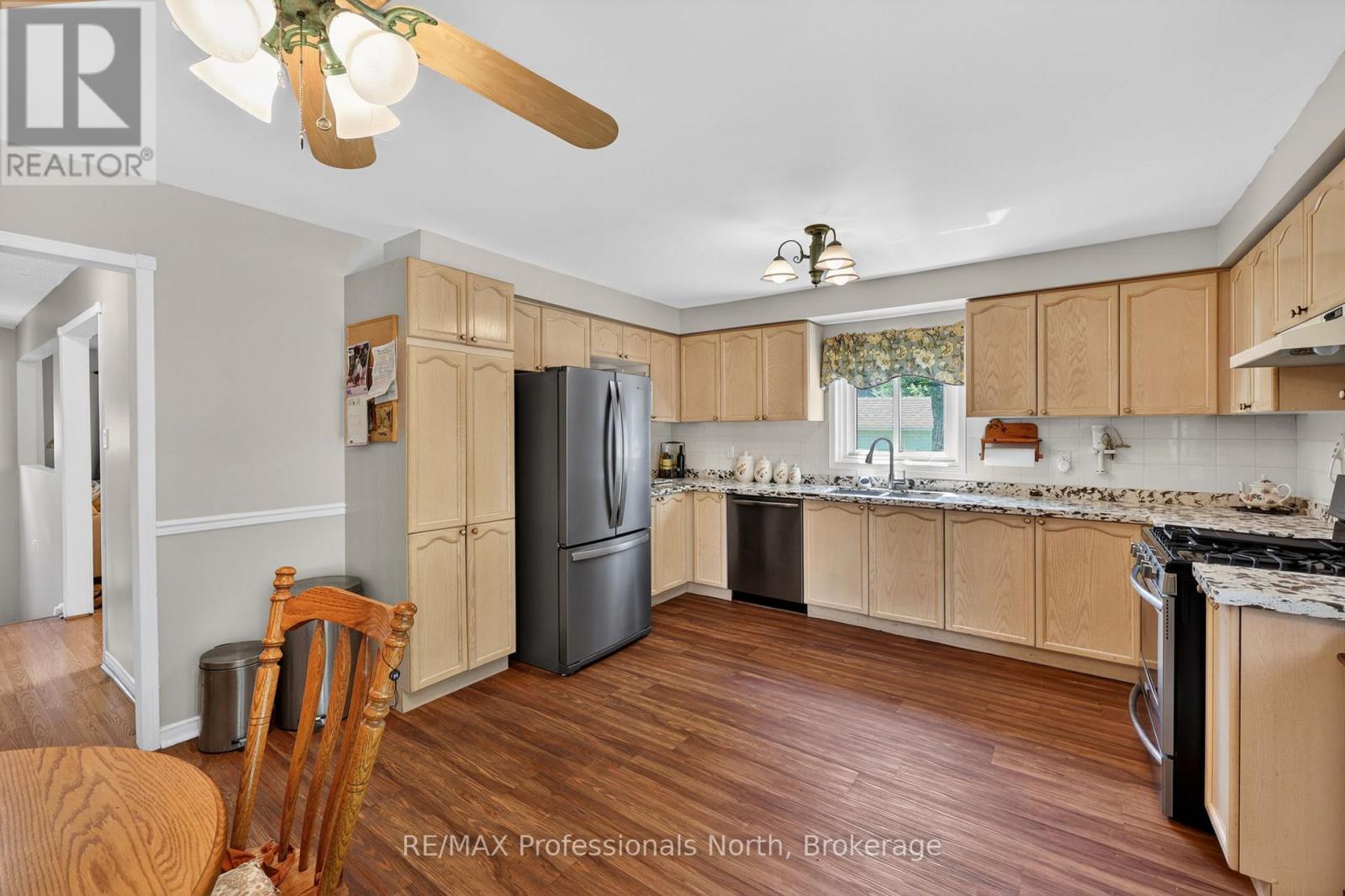 48 Fairway Crescent, Wasaga Beach, Ontario  L9Z 1B8 - Photo 16 - S13248010