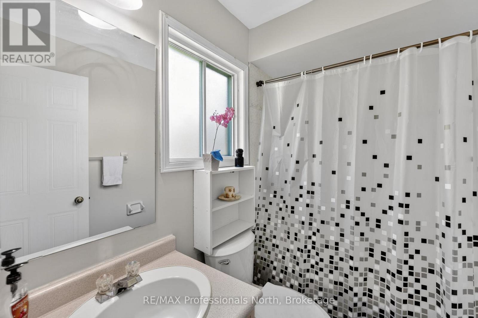 48 Fairway Crescent, Wasaga Beach, Ontario  L9Z 1B8 - Photo 19 - S13248010