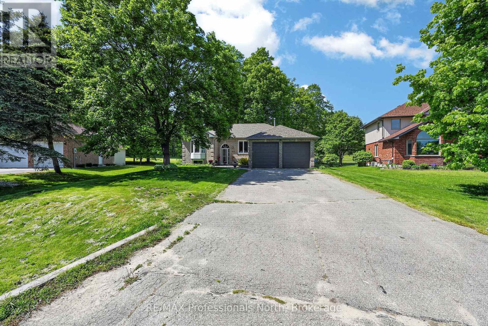 48 Fairway Crescent, Wasaga Beach, Ontario  L9Z 1B8 - Photo 2 - S13248010