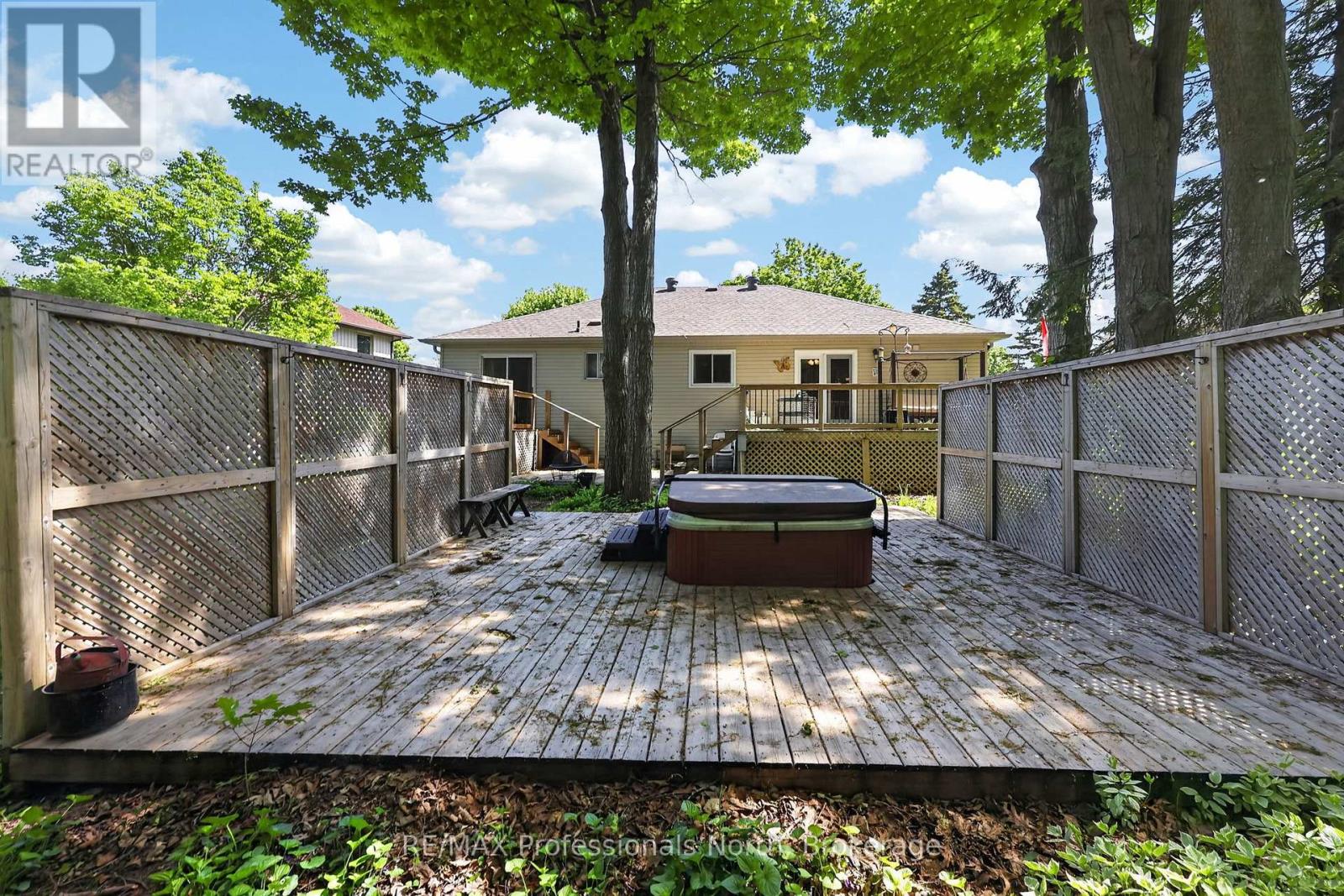 48 Fairway Crescent, Wasaga Beach, Ontario  L9Z 1B8 - Photo 35 - S13248010