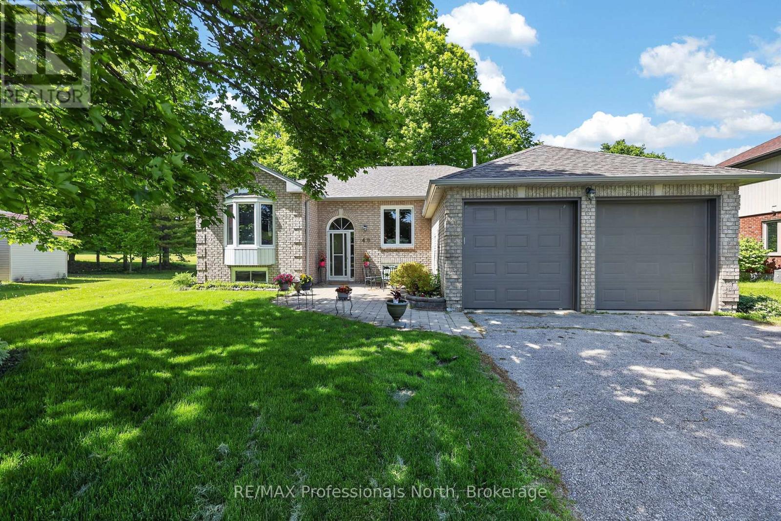 48 Fairway Crescent, Wasaga Beach, Ontario  L9Z 1B8 - Photo 4 - S13248010