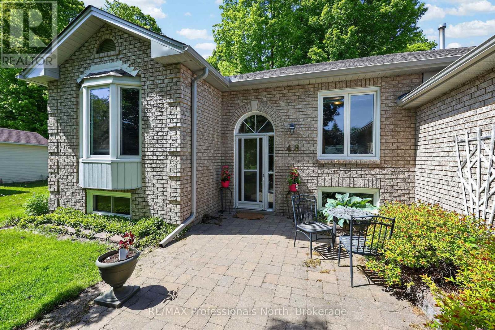 48 Fairway Crescent, Wasaga Beach, Ontario  L9Z 1B8 - Photo 5 - S13248010