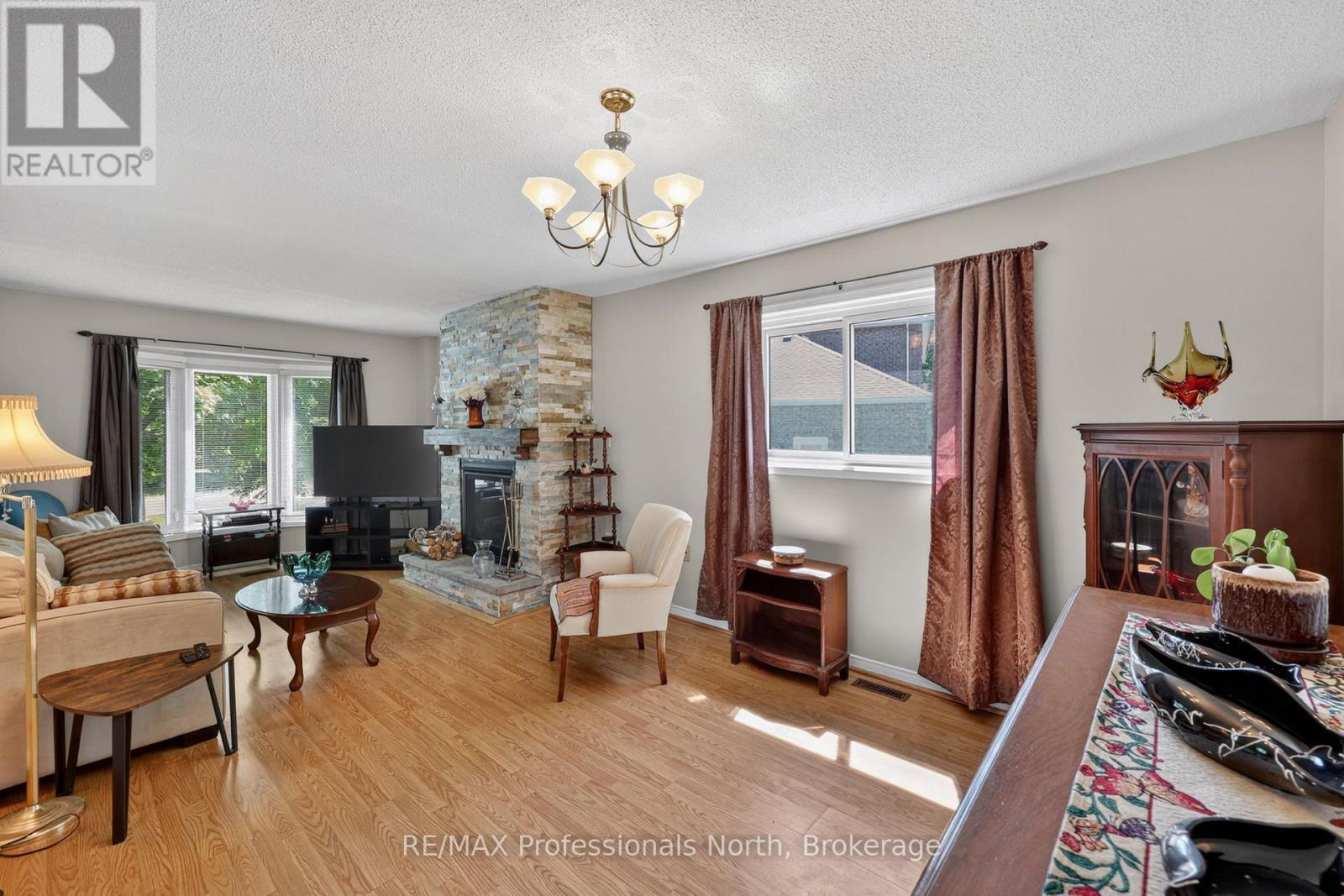 48 Fairway Crescent, Wasaga Beach, Ontario  L9Z 1B8 - Photo 8 - S13248010
