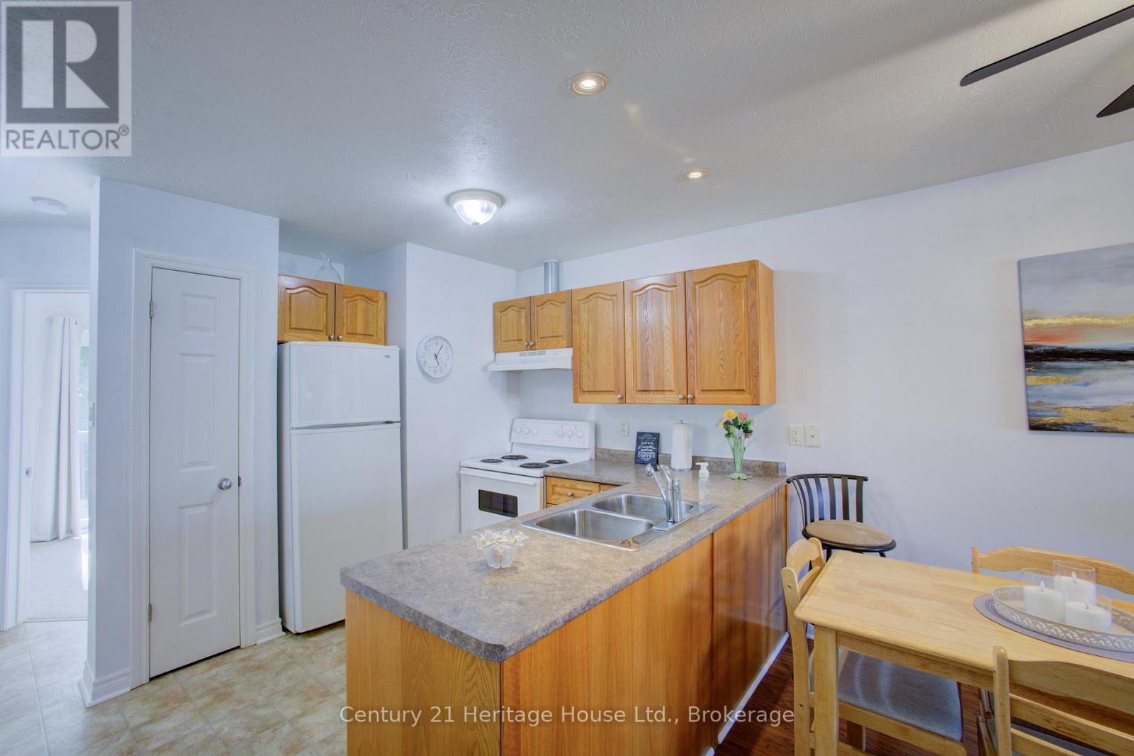 2 - 302 Park Street W, West Grey, Ontario  N0G 1R0 - Photo 12 - X13248004
