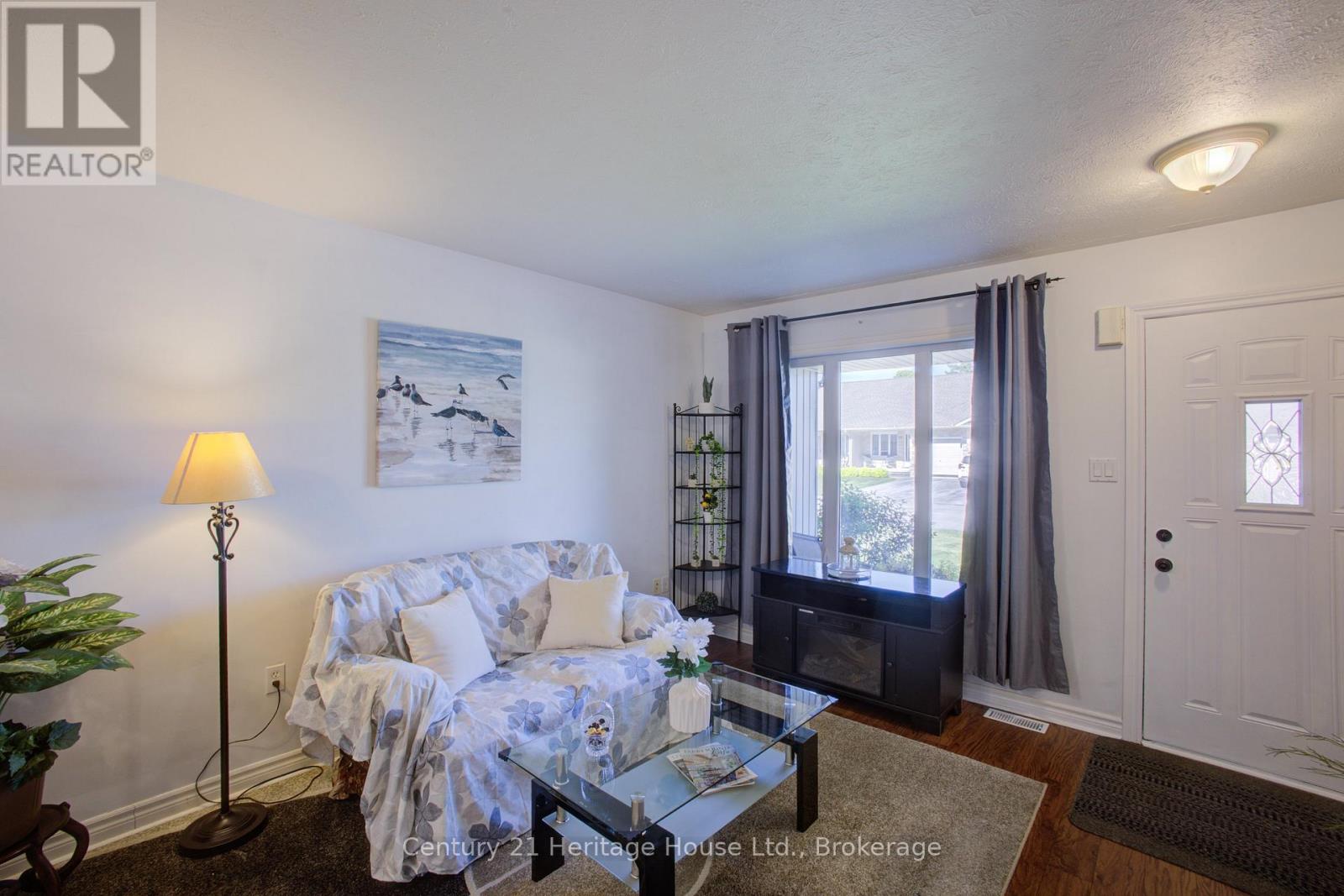 2 - 302 Park Street W, West Grey, Ontario  N0G 1R0 - Photo 7 - X13248004