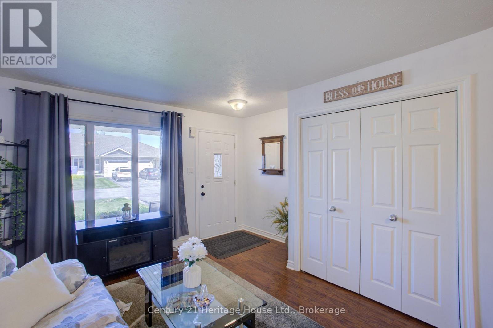 2 - 302 Park Street W, West Grey, Ontario  N0G 1R0 - Photo 8 - X13248004