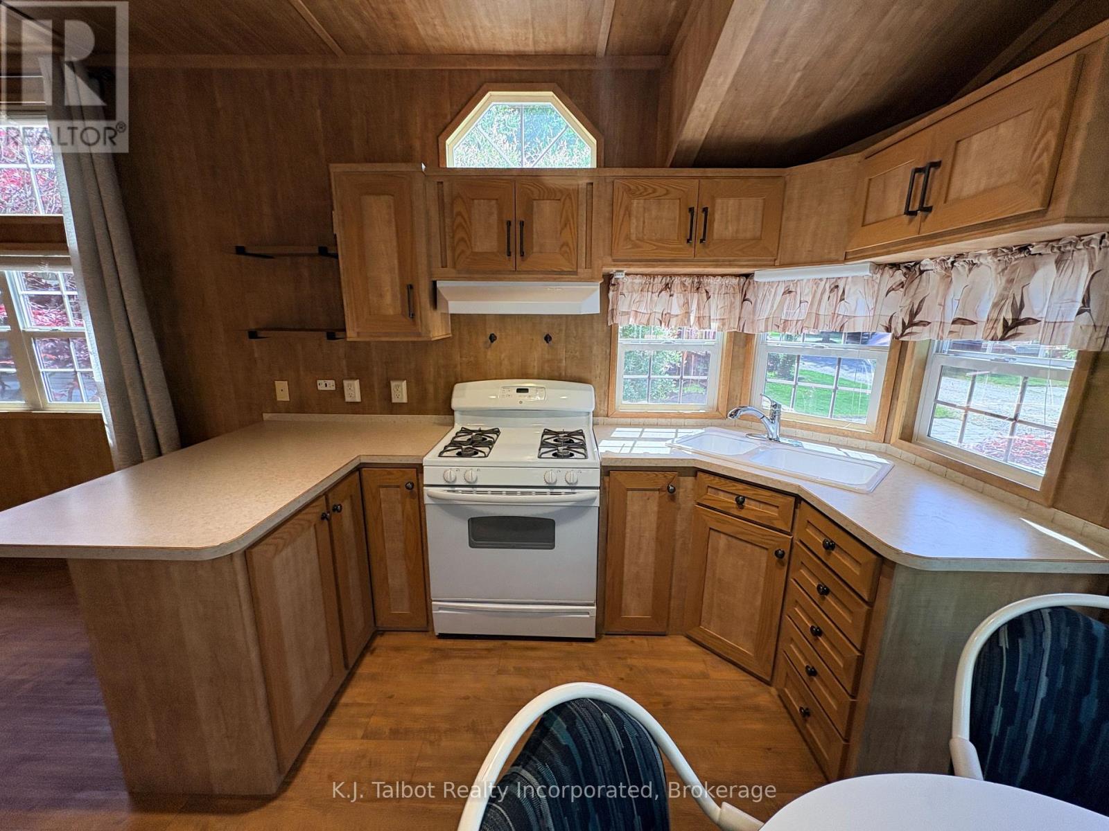 #28 Rowan Rd. - 77307 Bluewater Highway, Bluewater, Ontario  N0M 1G0 - Photo 6 - X13248194