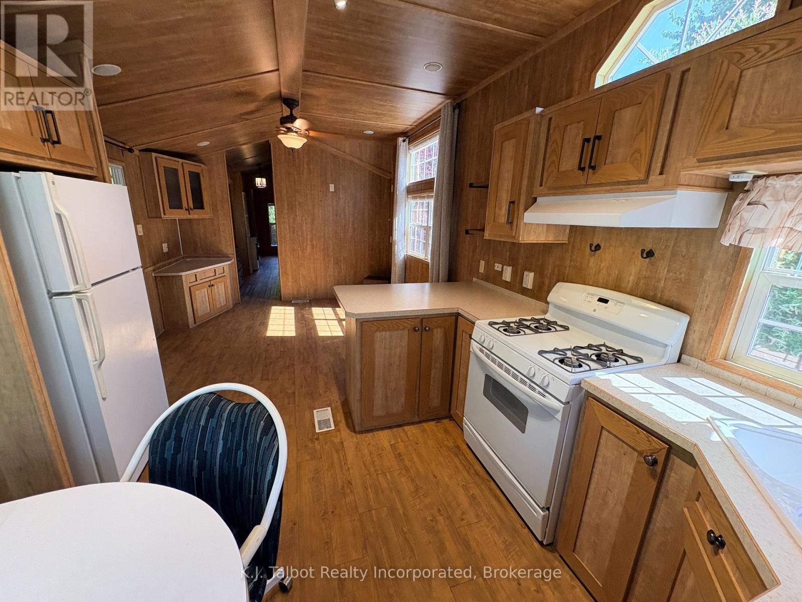 #28 Rowan Rd. - 77307 Bluewater Highway, Bluewater, Ontario  N0M 1G0 - Photo 7 - X13248194