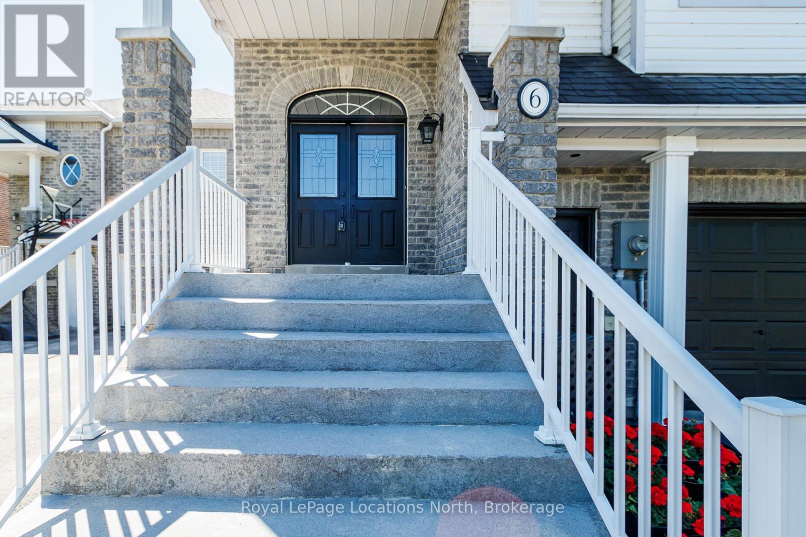 6 Thomas Drive, Collingwood, Ontario  L9Y 0A6 - Photo 4 - S13248584