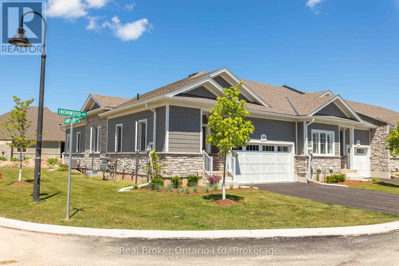 221 Ironwood Way, Georgian Bluffs, Ontario  N0H 1S0 - Photo 2 - X13248418