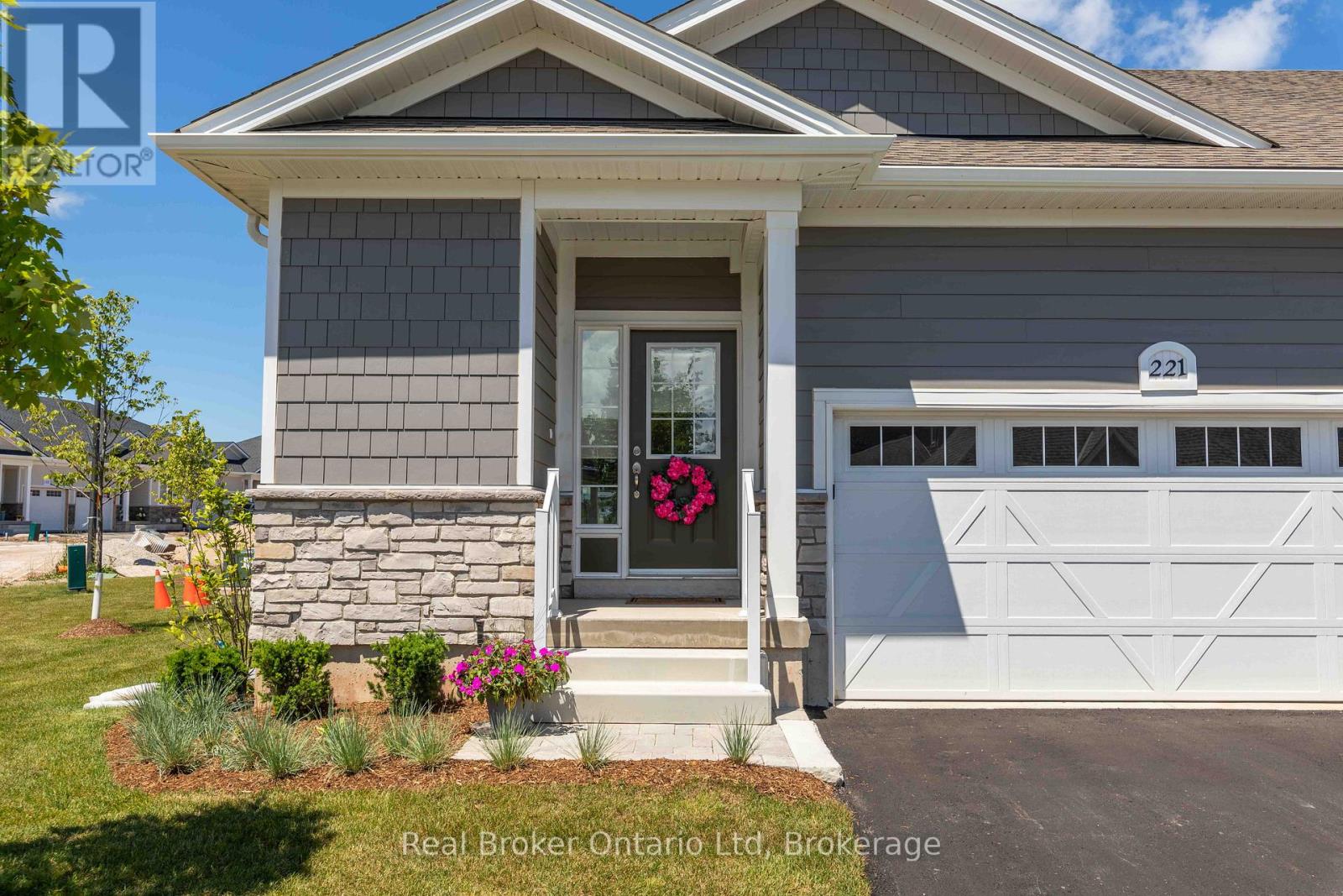 221 Ironwood Way, Georgian Bluffs, Ontario  N0H 1S0 - Photo 3 - X13248418